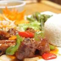 Cơm sườn xào chua ngọt (糖醋排骨饭)