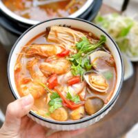 Bún thái hải sản (海鲜冬阴功汤粉)